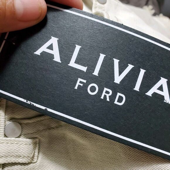 Alivia Ford Oatmeal Khaki Destroyed Cutoff Denim Shorts Size 24W NWT - Picture 8 of 8